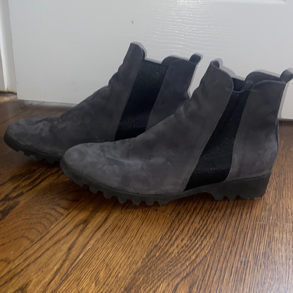Arche “TWITIC” nubuck leather pull on bootie-water resistant